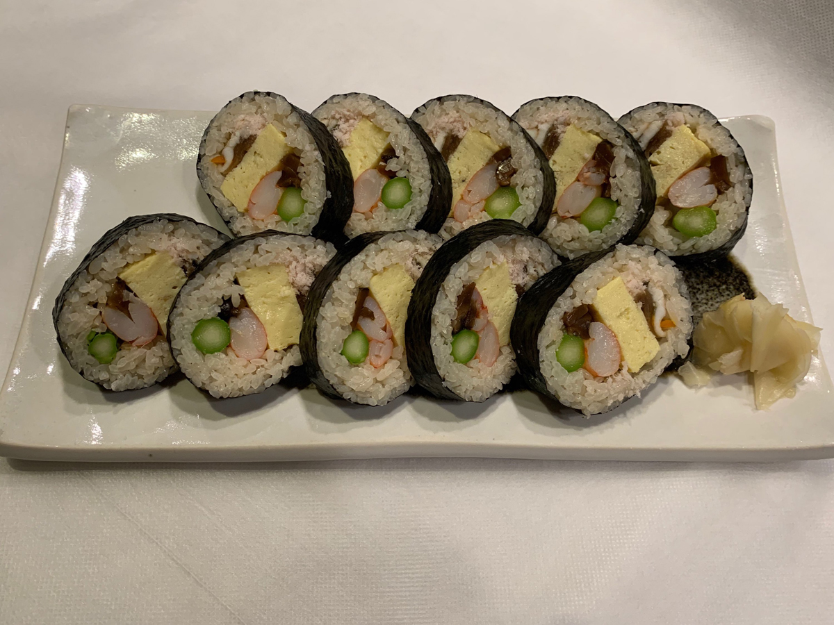 Futomaki (Thick Sushi Roll)