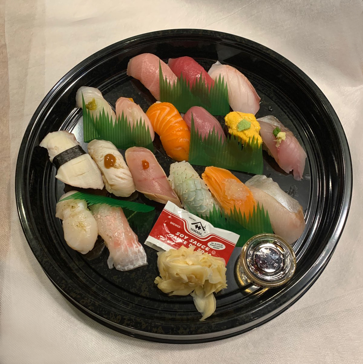 Image of 17 varieties sushi for 1person